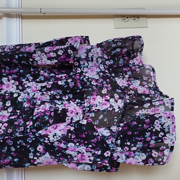 Torrid sheer floral high/low top - Picture 5 of 5